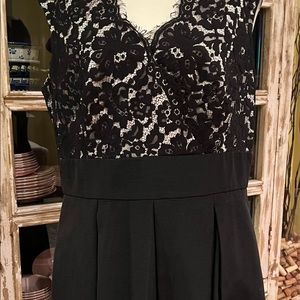 White House Black Market Size 12. Worn once. Euc.